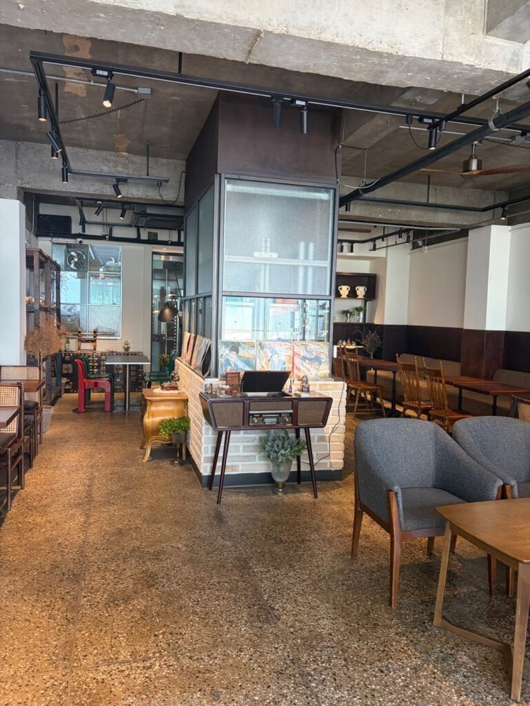 빵장수단팥빵 종로본점 2층 매장 전경